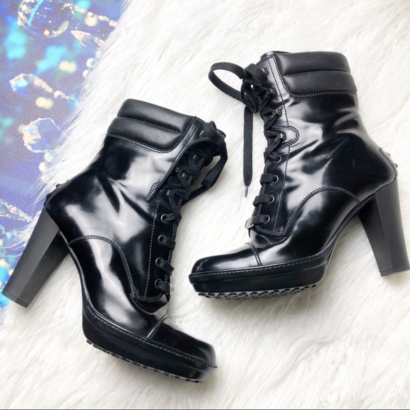 TOD’S black lace up ankle heel boot